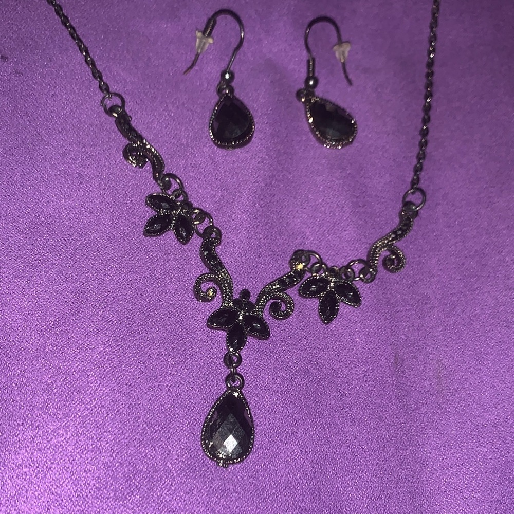 Elegant Black Necklace and Earring Set